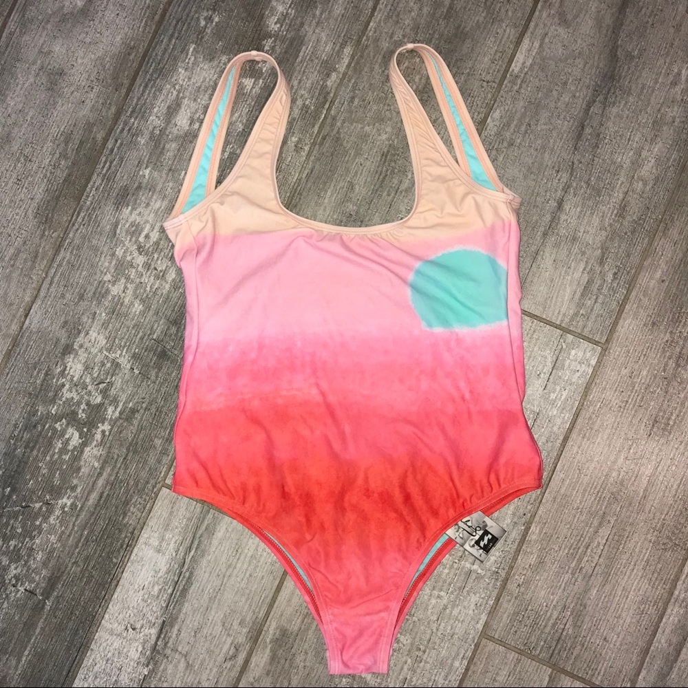 🔥🔥BILLABONG - ONE PIECE SWIMSUIT🔥🔥 - Picture 1 of 5